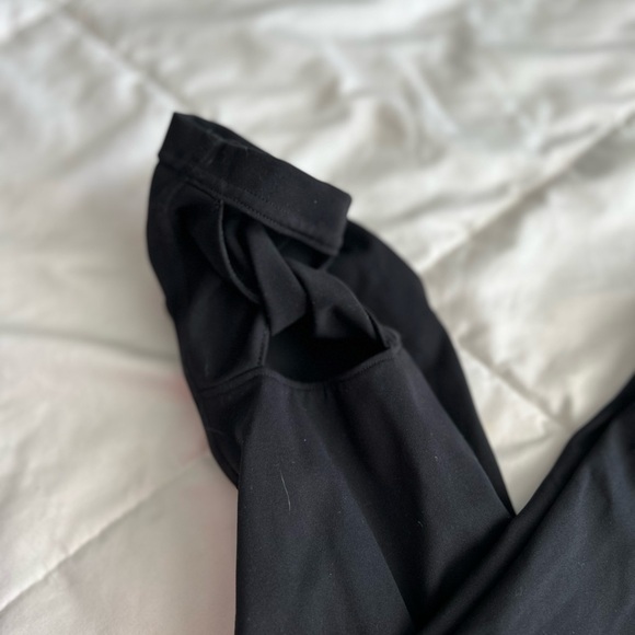 Free Movement Cropped Women’s Leggings Black- Knot at Ankle - Picture 7 of 9